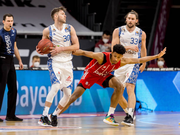 对高强度的 对高强度的